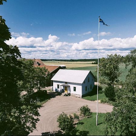 Snaellfaell Country Living - Akerbo Gard Charmigt Renoverad Flygel Kristinehamn Exterior photo